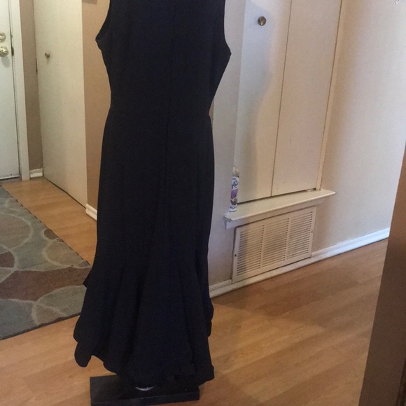 💰SOLD 💰3/$30 Sale 😃 Black Dress - Picture 2 of 4